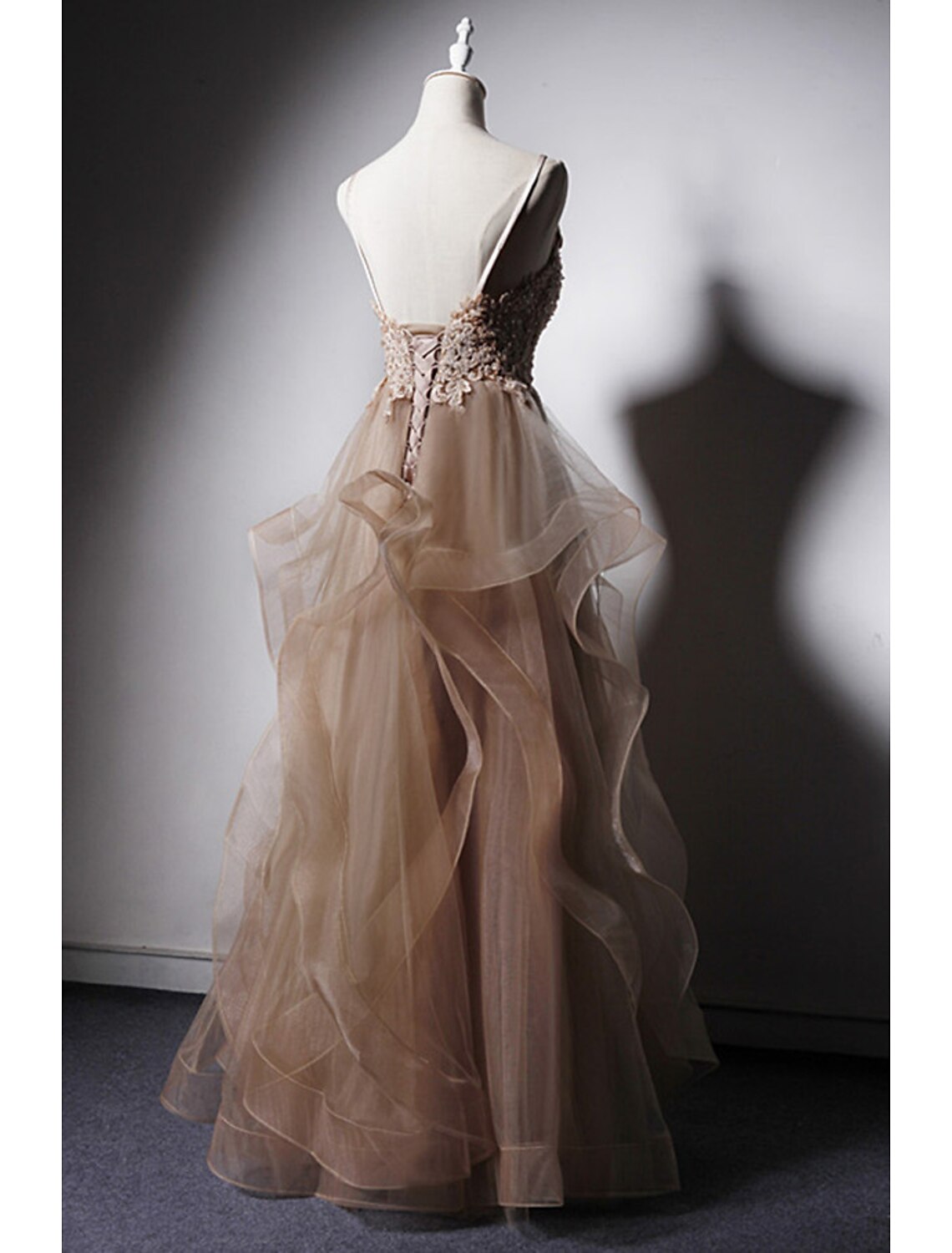 Vestidos de fiesta de corte A, sexys, formales, largos hasta el suelo, sin mangas, tirantes finos, encaje con volantes y apliques