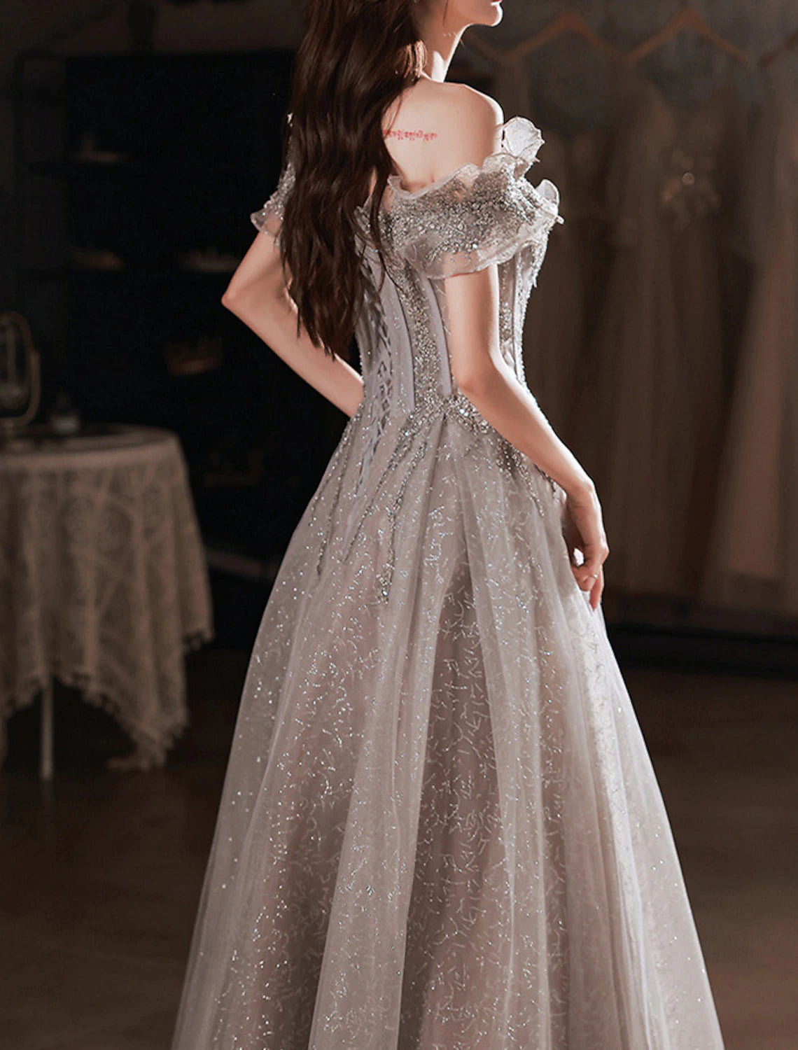 Vestidos de fiesta de corte A, brillantes y con brillo, para invitadas de boda, de graduación, hasta el suelo, manga corta, hombros descubiertos, poliéster con volantes de lentejuelas