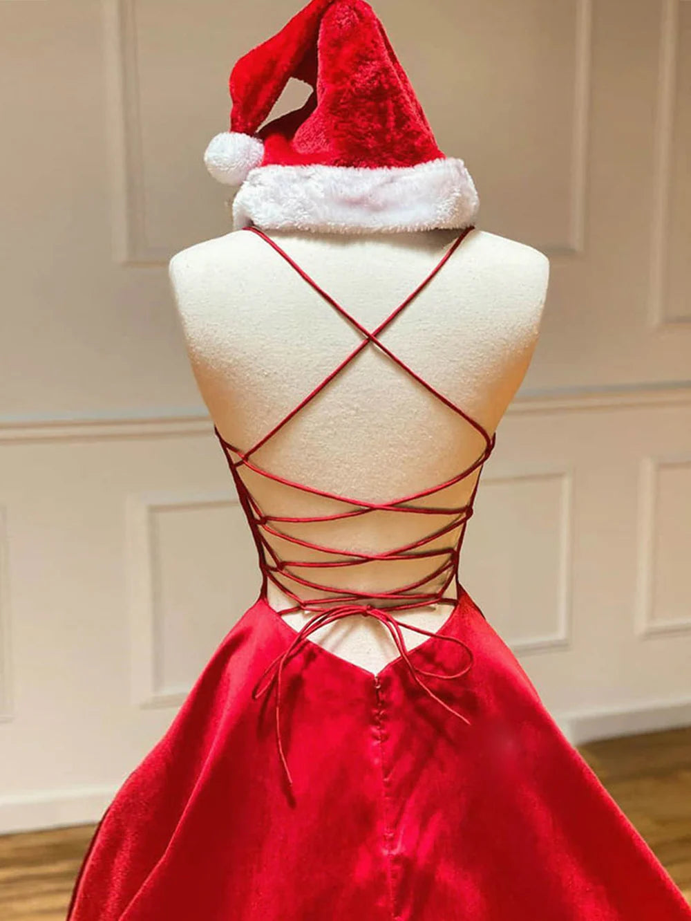 Vestido de fiesta largo de satén con escote en V y corte A