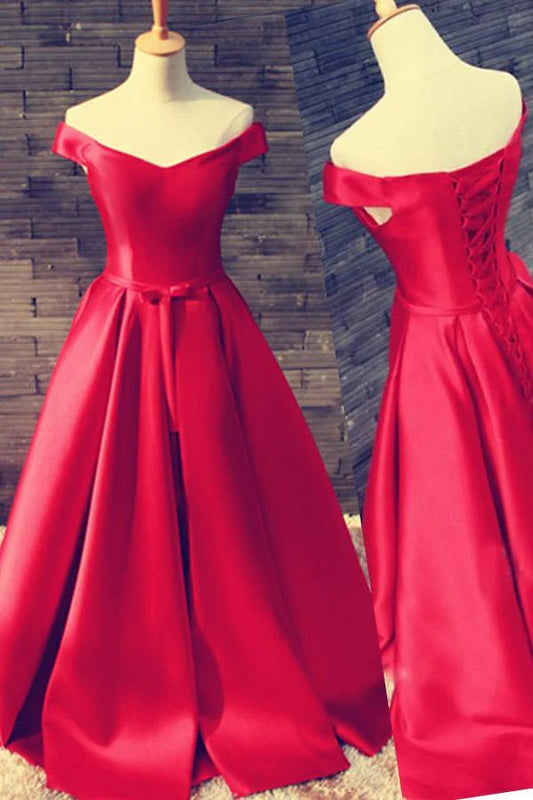 Schulterfreies, bodenlanges Satin-Ballkleid mit Gürtel