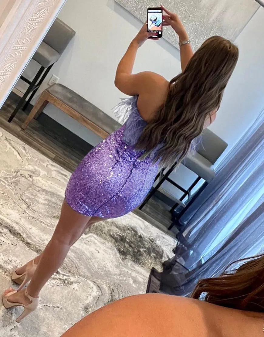 Vestido de fiesta con lentejuelas y hombros descubiertos, con purpurina y plumas 