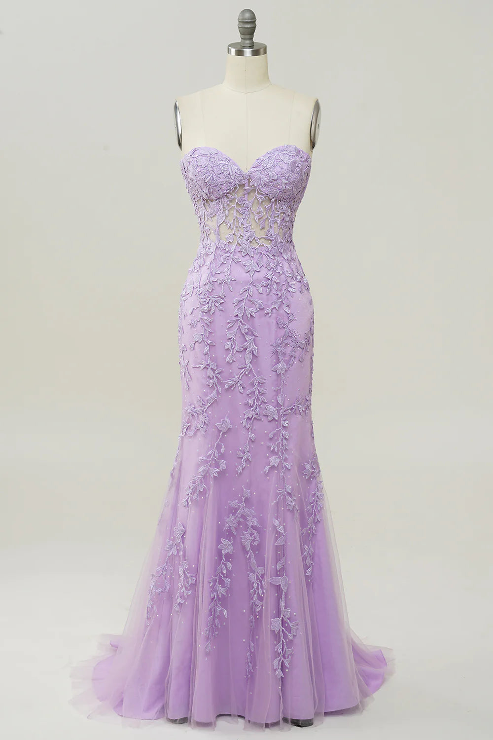 Vestido de fiesta morado de sirena con escote corazón y apliques
