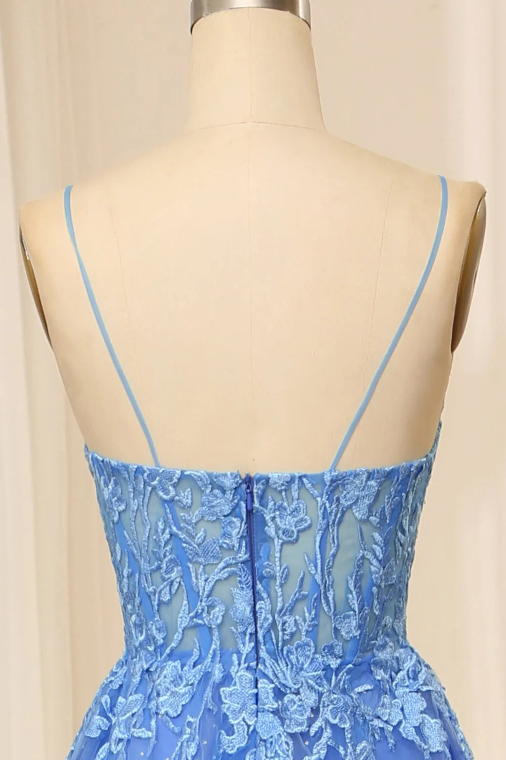 A-Linie Spaghettiträger Rücken Langes Tüll Ballkleid mit Applikationen