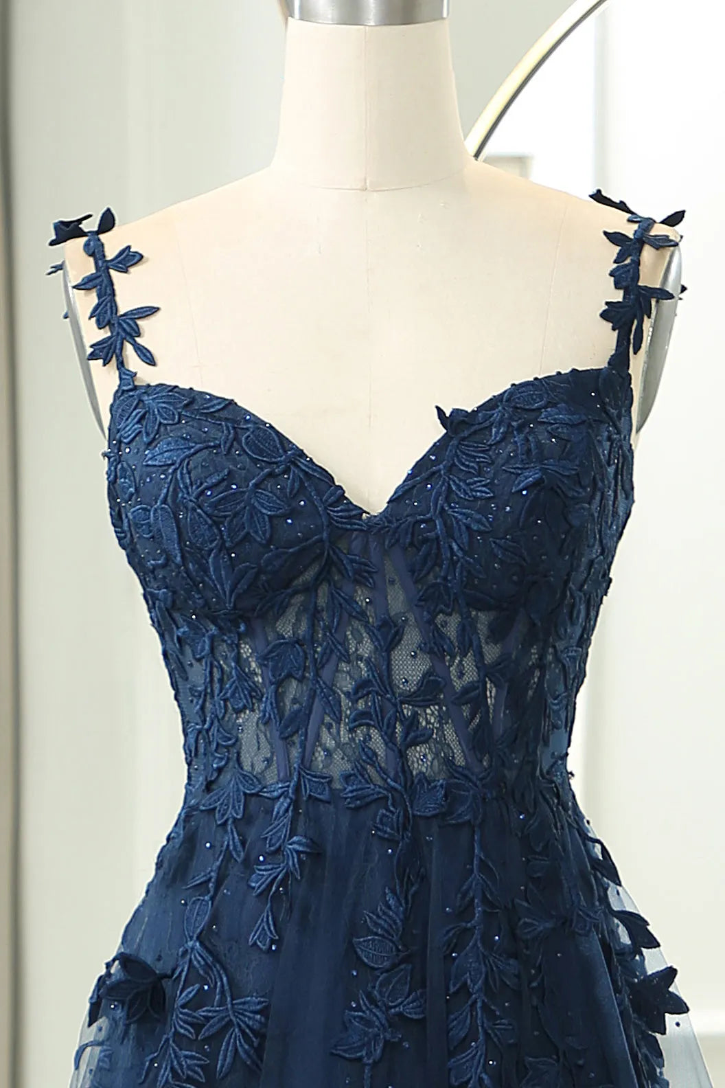 A-Linie Spaghettiträger Rücken Langes Ballkleid mit Applikationen