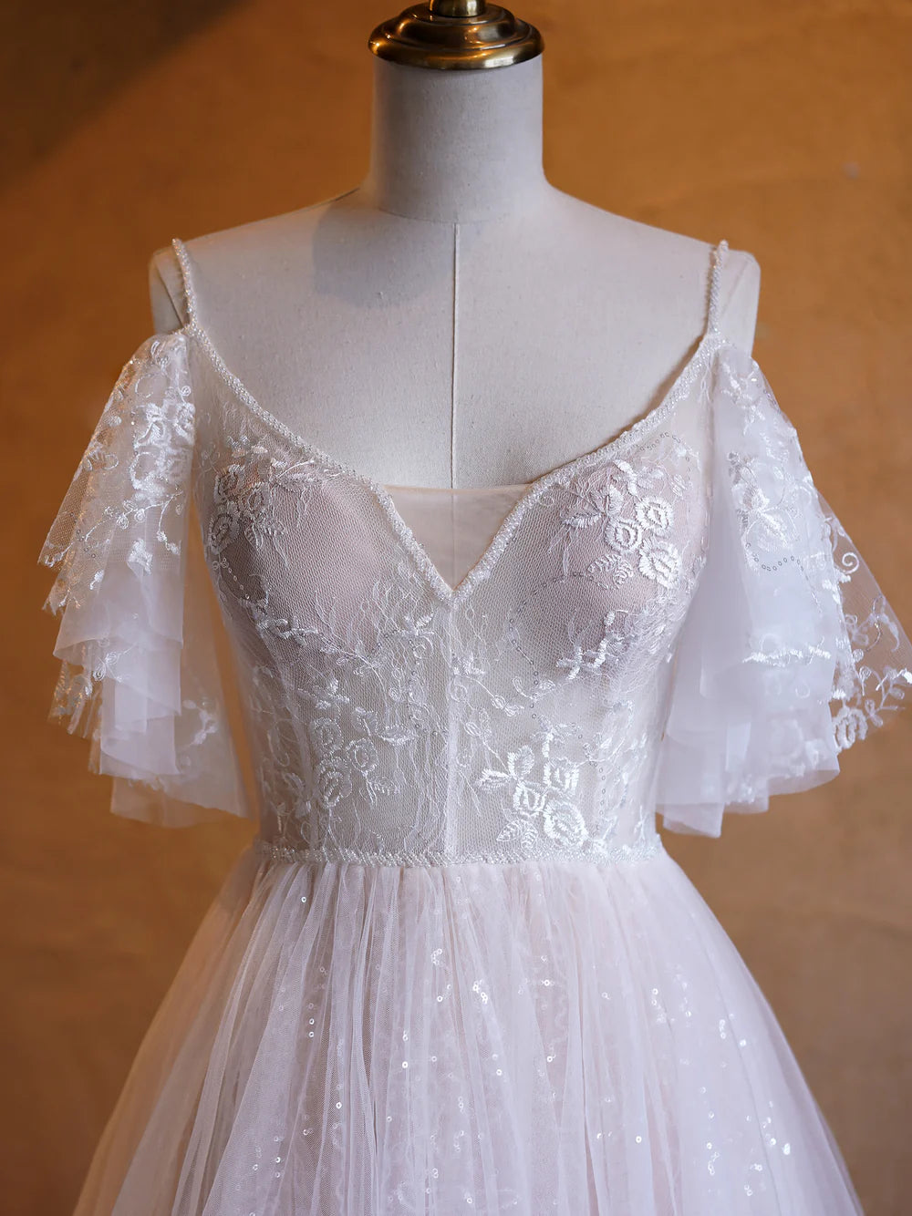 Vestidos de fiesta largos hasta el suelo con encaje de tul y escote en V en forma de A