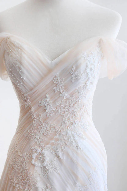 Vestido de fiesta largo de sirena con escote corazón y apliques de encaje de tul