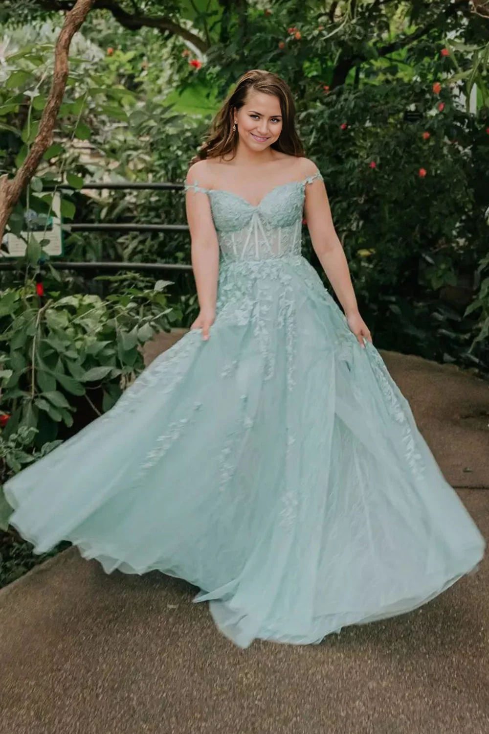A-Linien-Ballkleid aus Tüllspitze mit Herzausschnitt und Schlitz