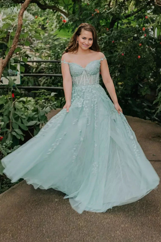 A-Linien-Ballkleid aus Tüllspitze mit Herzausschnitt und Schlitz