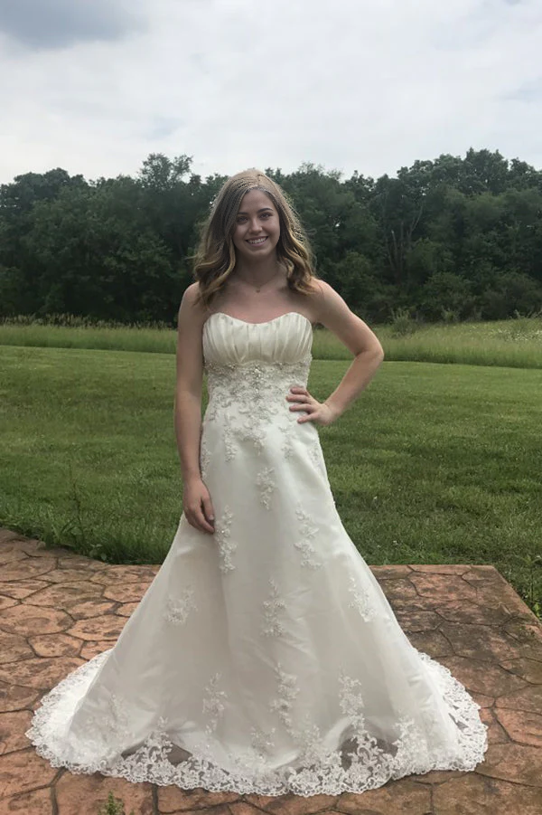 A Line Sweetheart Sleeveless Wedding Dresses with Beading