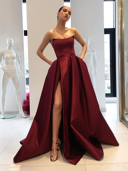 Vestido de fiesta sin mangas, sin tirantes, con cola larga y volantes de satén