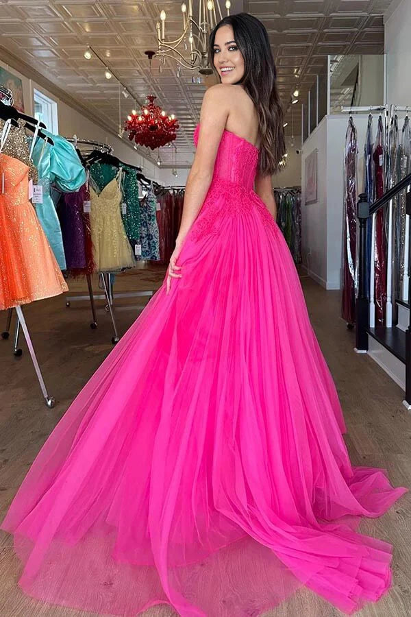 A-Linie, gestuftes Tüll-Ballkleid mit trägerlosem Spitzenmieder und langem Ballkleid