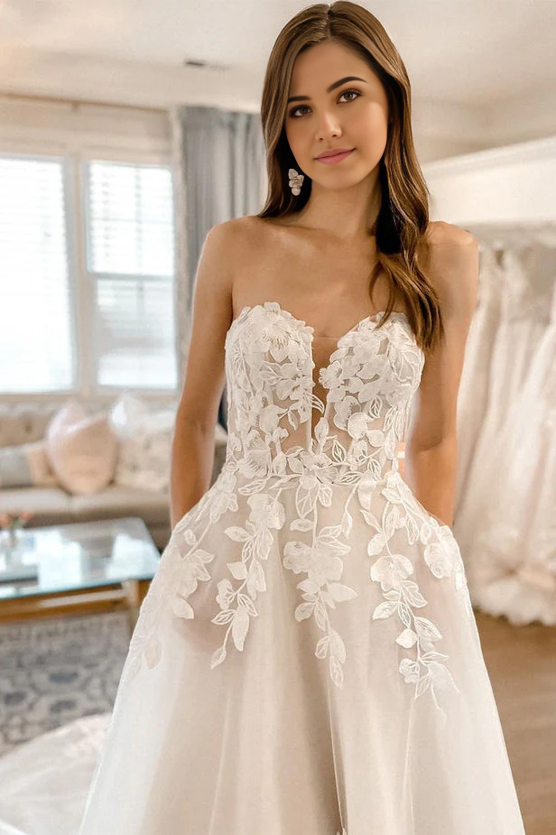 A Line Sweetheart Tulle Long Wedding Dresses with Lace