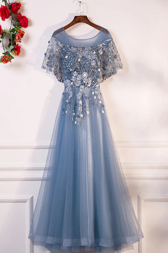 Vestido de fiesta largo de tul con cuello redondo y encaje