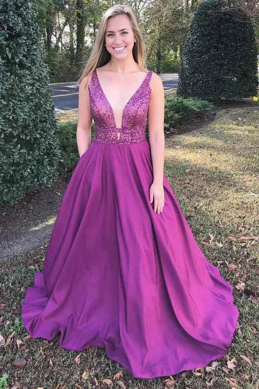 A-Linien-Ballkleid mit V-Ausschnitt und Schleppe und Perlenbesatz