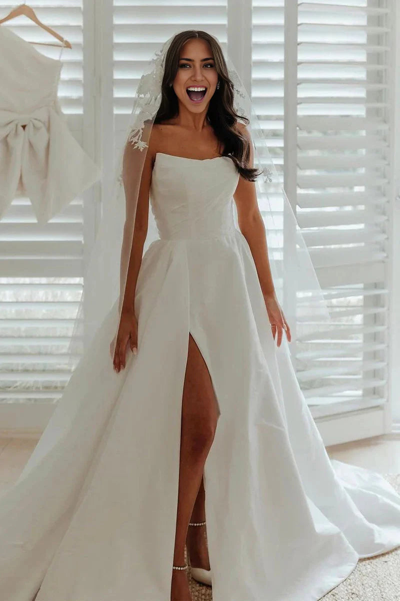 A-Linie trägerlose Satin-Brautkleider mit Schlitz