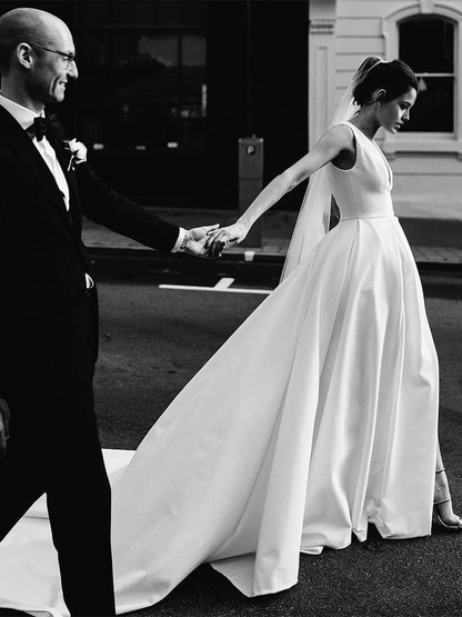 A-line Stunning V-Neck V Back Satin Straps Ivory Wedding Dresses Bridal Gowns with Pockets