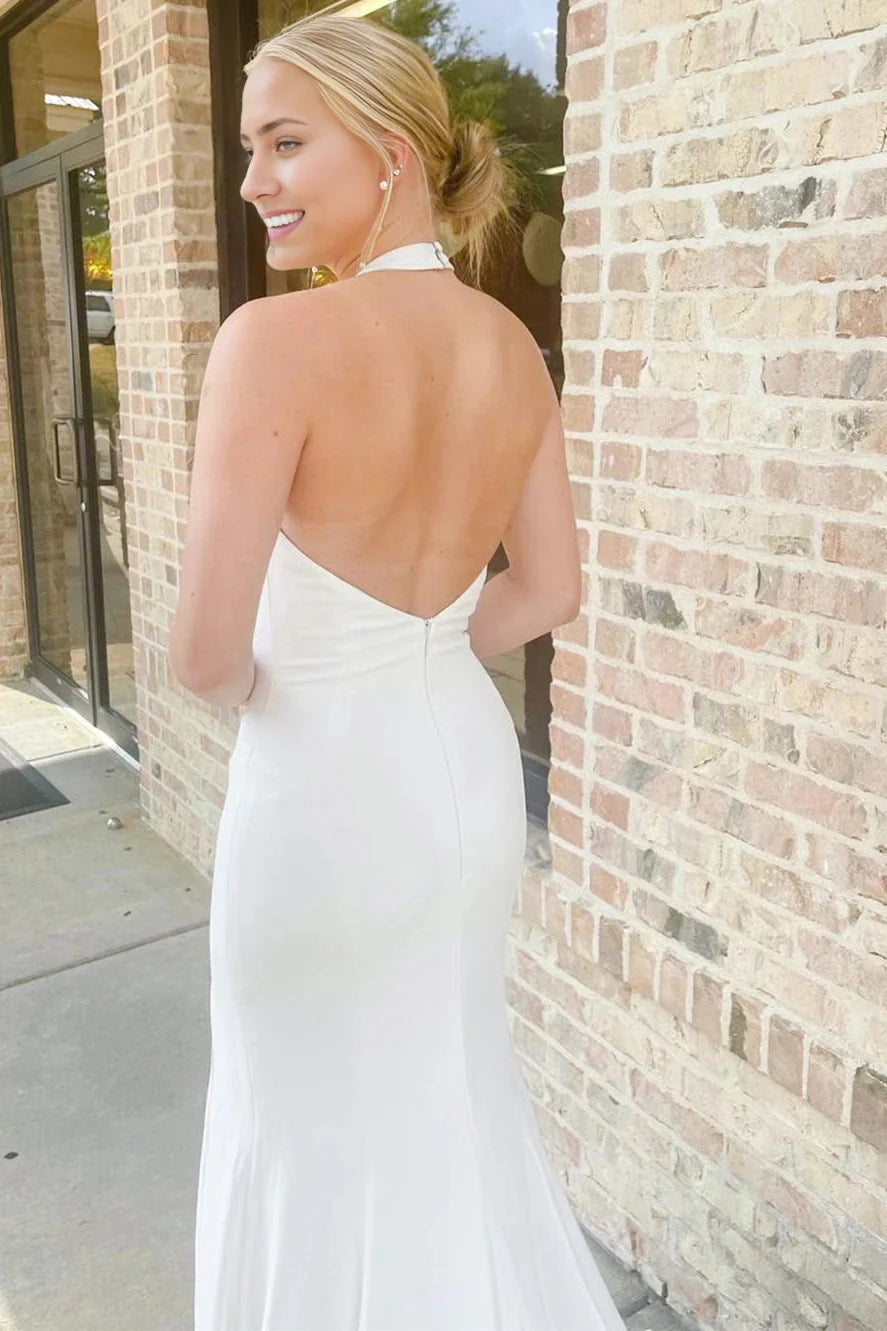 Vestido de novia largo estilo sirena con cuello halter y abertura