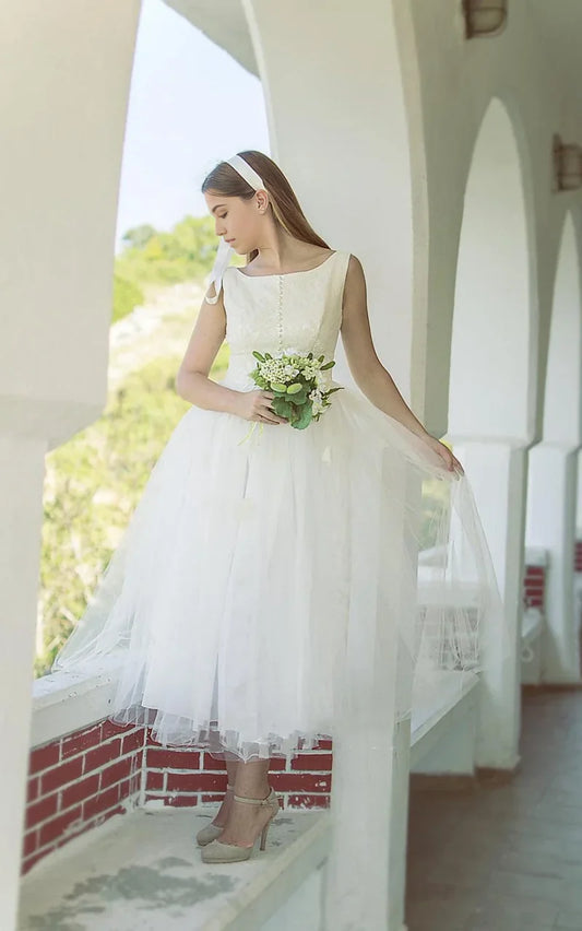 A-line Deep V Back 1950S Vintage Sleeveless Short Tulle Wedding Dress