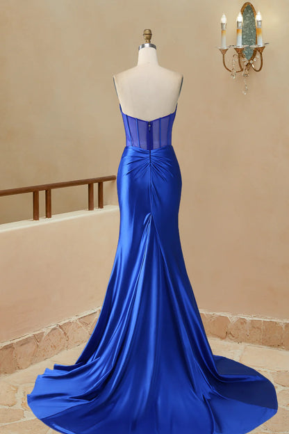 Vestido de fiesta largo sin tirantes de satén con abertura