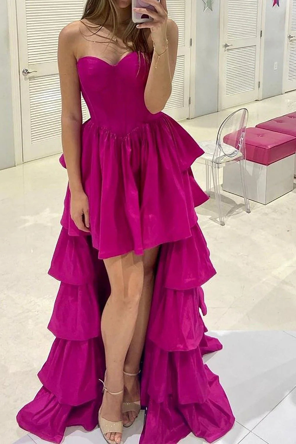 Vestido de fiesta de escote corazón con volantes