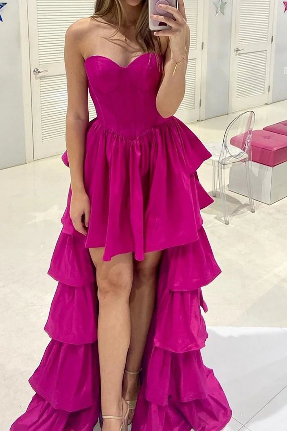 Vestido de fiesta de escote corazón con volantes