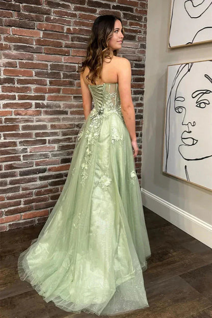A-Linien-Ballkleid mit trägerlosem Blumenmuster und Schlitz