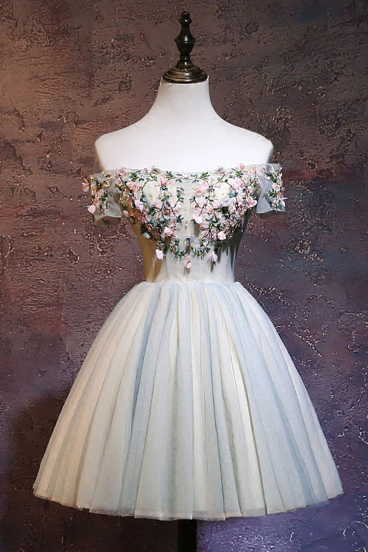 Vestido de fiesta corto de tul con hombros descubiertos