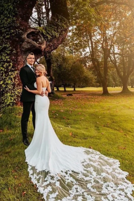Vestido de novia de sirena con escote corazón, encaje y cola catedral de satén