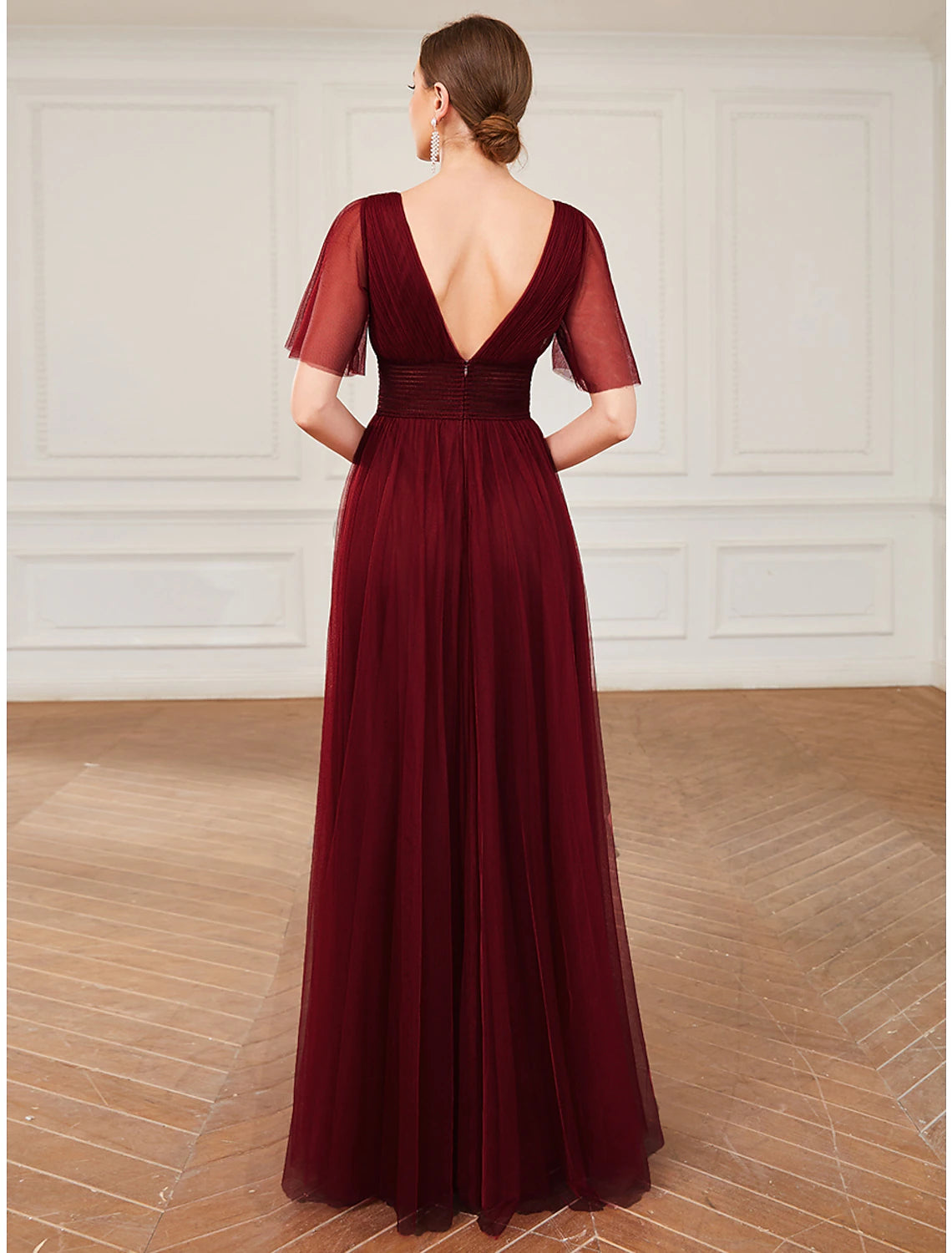 Vestido de dama de honor de corte A, escote en V, manga corta, talla grande, largo hasta el suelo, tul con volantes/drapeado