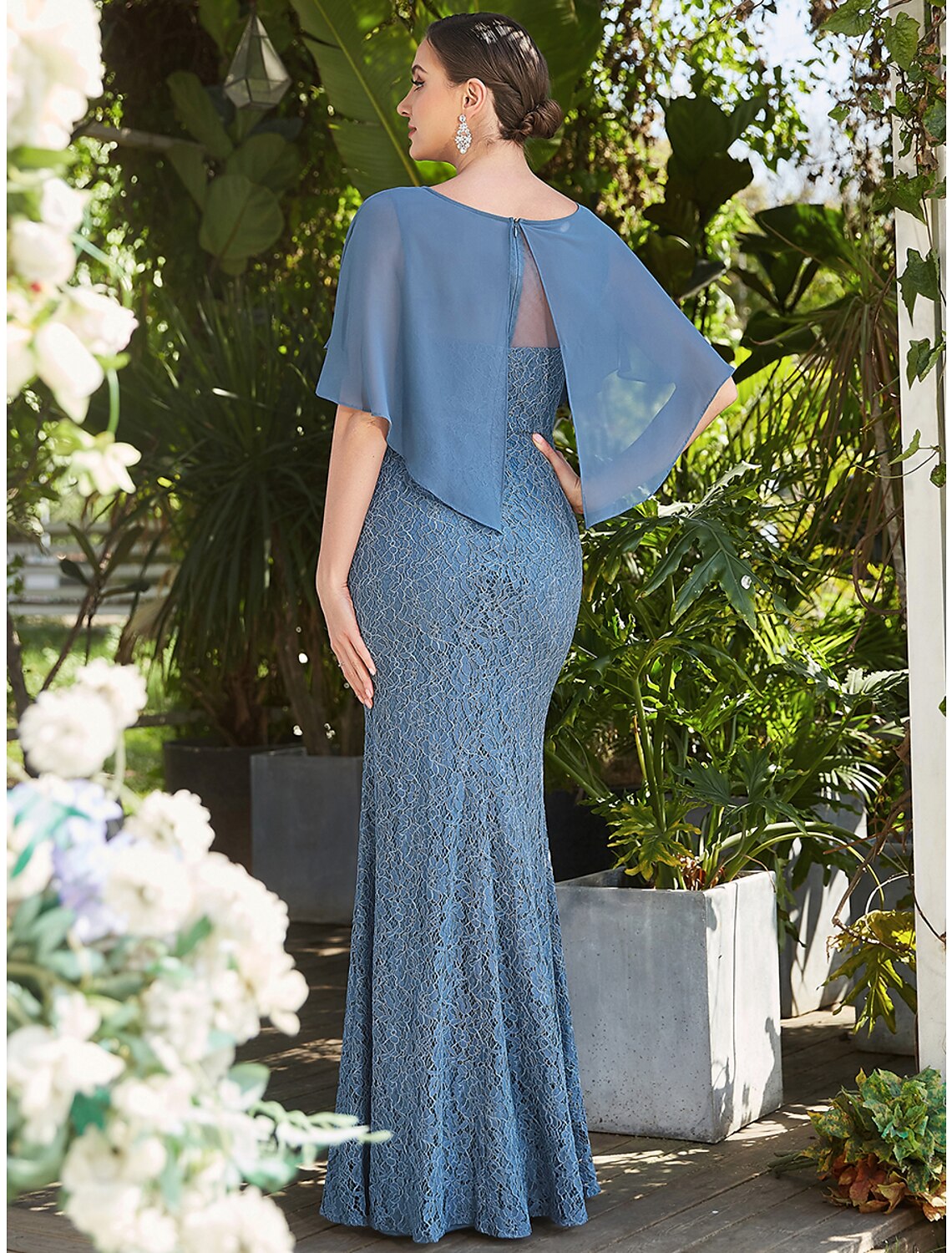 Mermaid / Trumpet Wedding Guest Dresses Elegant Dress Formal Floor Length Sleeveless Jewel Neck Capes Lace with Appliques