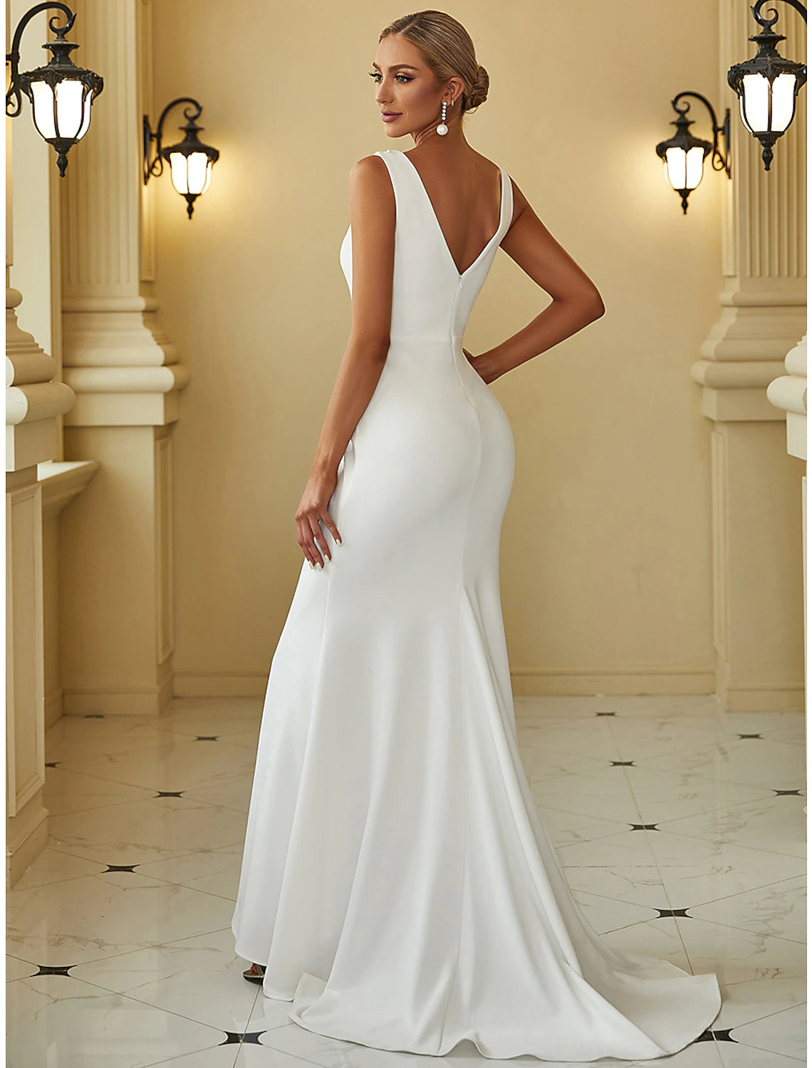 Reception Casual Wedding Dresses Mermaid / Trumpet Scoop Neck Sleeveless Sweep / Brush Train Stretch Fabric Bridal Gowns With Beading Solid Color