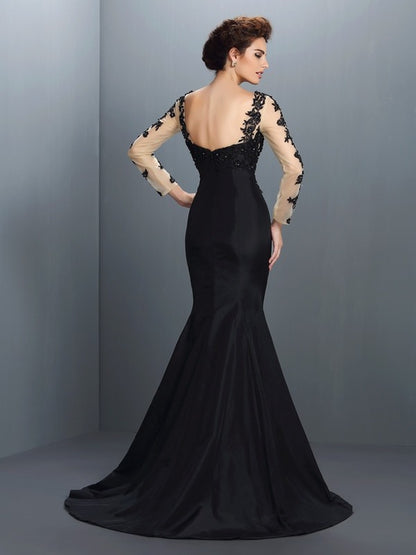 Mermaid Taffeta Bateau Long Sleeves Sweep/Brush Train With Applique Mother of the Bride Dresses