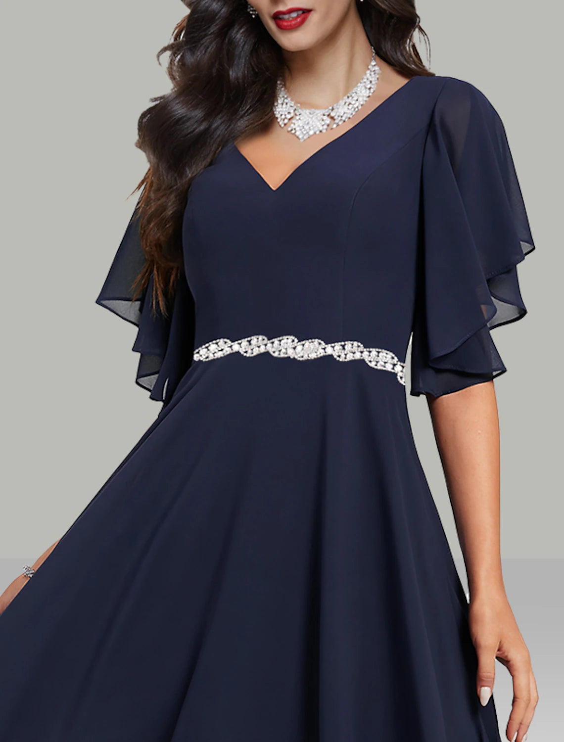 Vestido elegante de corte A para invitada de boda, para cóctel, fiesta, largo hasta la rodilla, manga corta, escote en V, cinturón/faja de gasa con bordado de purpurina y diamantes de imitación.