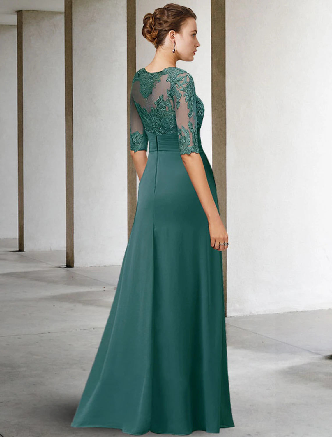 Vestido de madre de la novia con corte tubo/columna, para otoño, para invitadas de boda, talla grande, elegante, cuello joya, largo hasta el suelo, gasa, encaje, manga corta con apliques, drapeado lateral