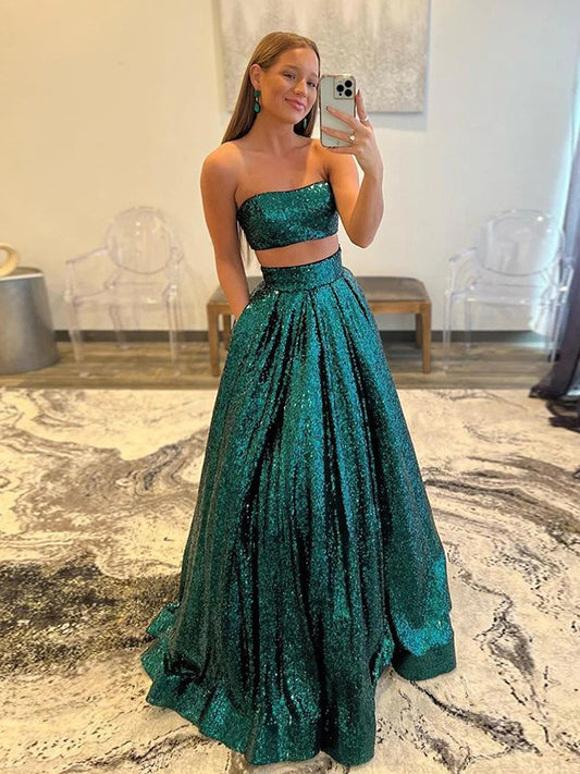 Vestidos de corte A/princesa con lentejuelas, sin tirantes, sin mangas y con cola larga