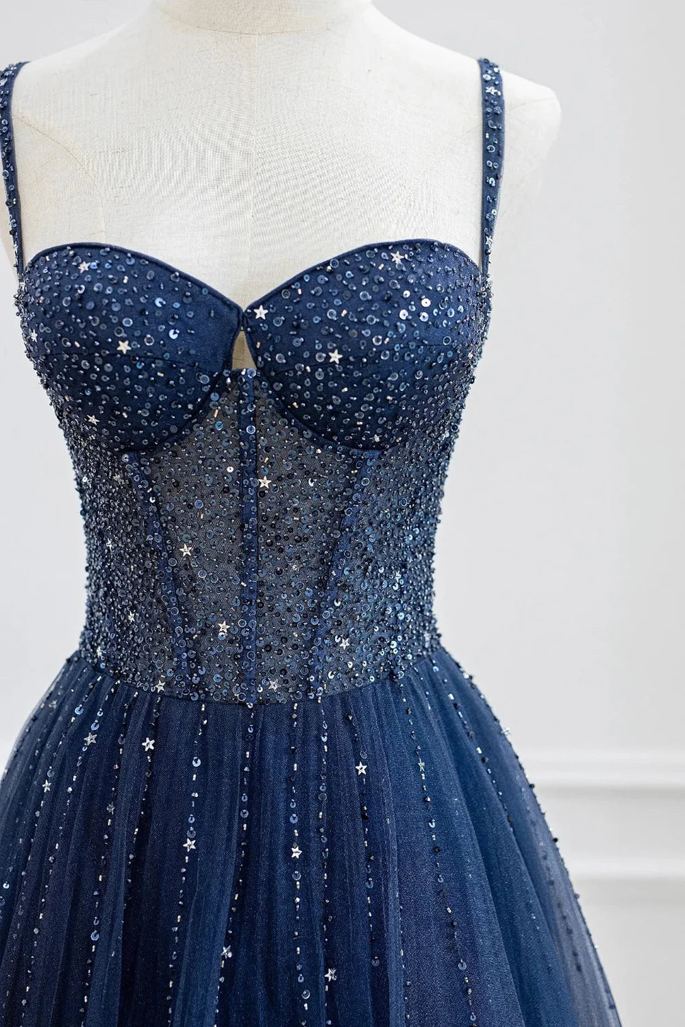 A-Linie Tüll Perlenbesetztes langes Ballkleid Formales Kleid