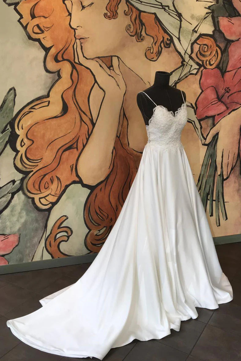 Sweetheart lace satin long Wedding Dresses