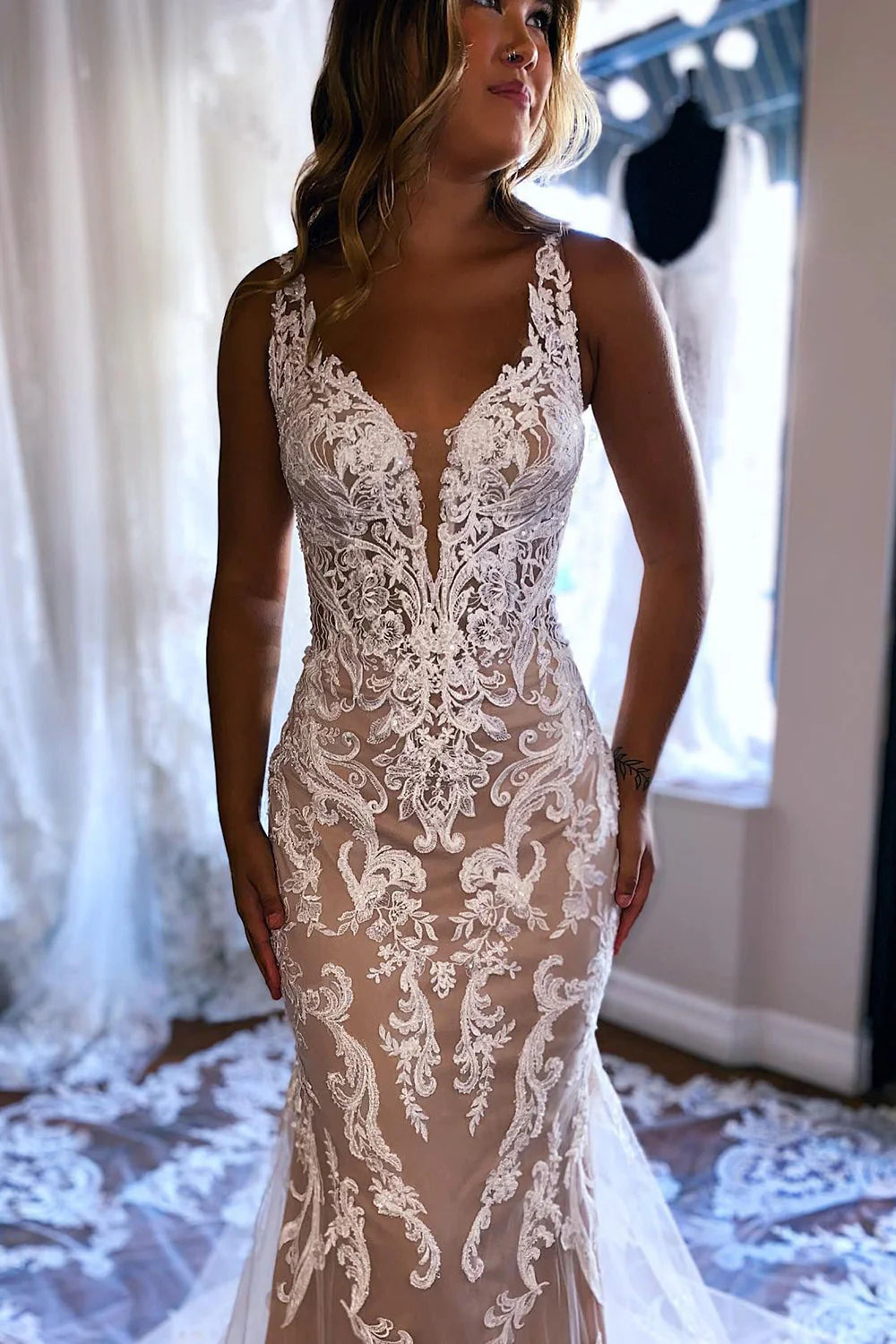 Mermaid V Neck Long Lace Wedding Dress