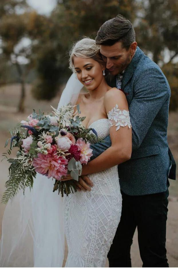 Mermaid V Neck Strapless Lace Appliques Ivory Ball Gown Bridal Dresse Wedding Dresses