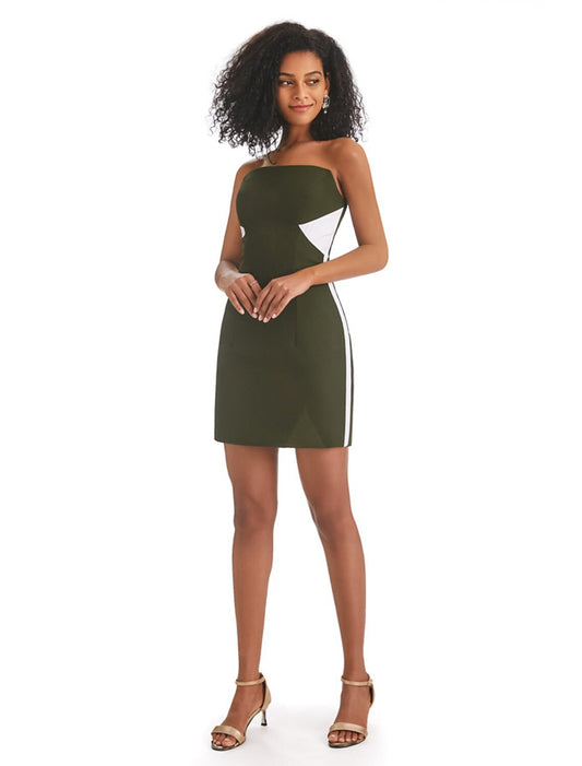 Vestido de fiesta con corte en forma de tubo o columna, con bloques de color, corto o mini, sin mangas, sin tirantes, tejido elástico con flecos.
