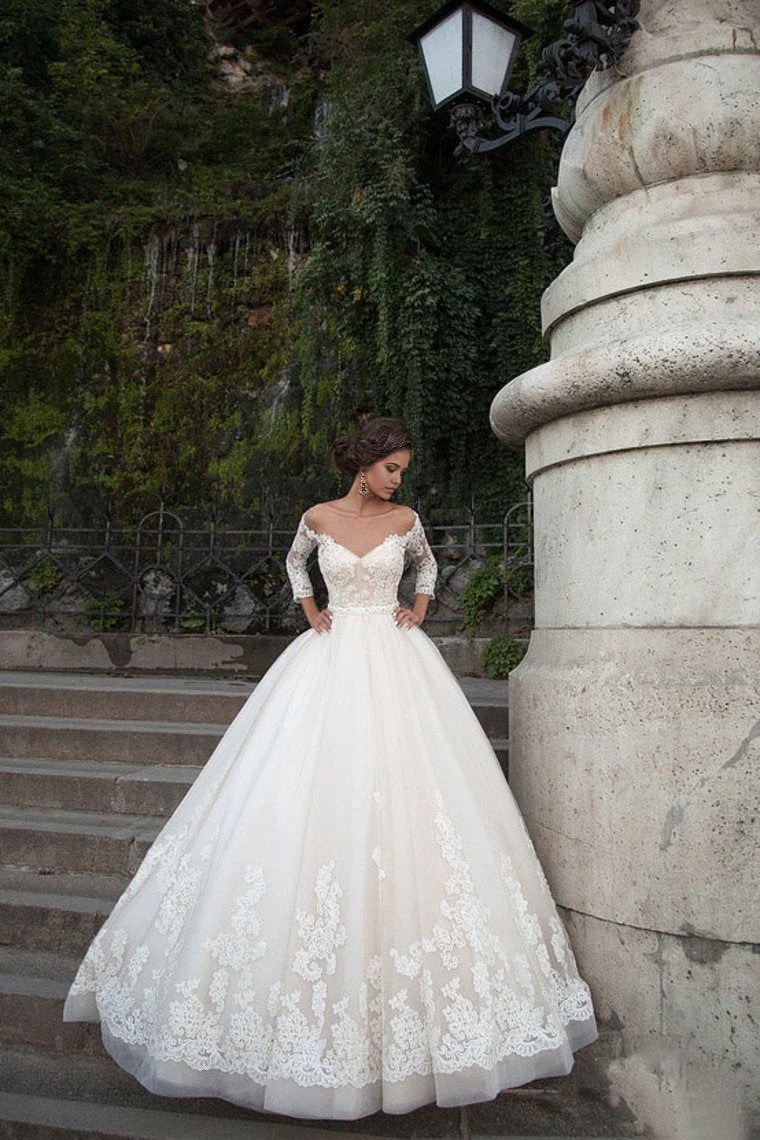 A-line Bateau 3/4 Length Sleeve Ball Gown Bride Dresses Wedding Dresses With Applique Tulle