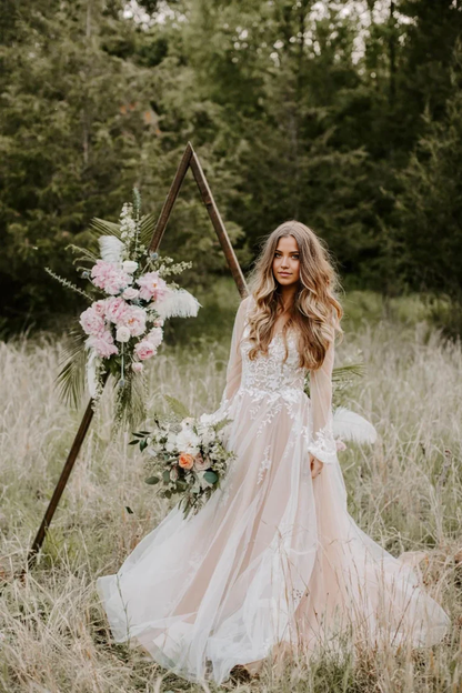 Beach A-line Princess V Neck Long Sleeves Lace Appliques Tulle Wedding Dresses