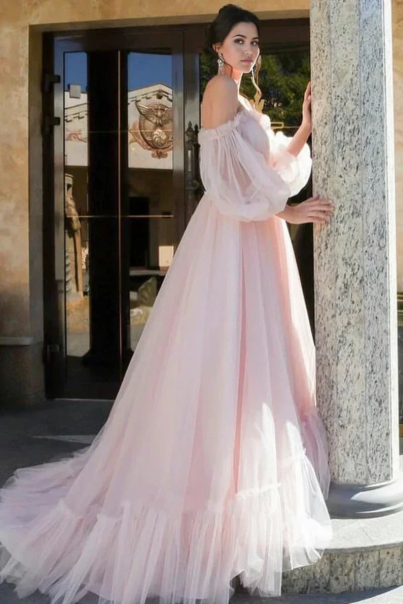 Vestido de novia de tul con escote en forma de A, hombros descubiertos y mangas estilo poeta