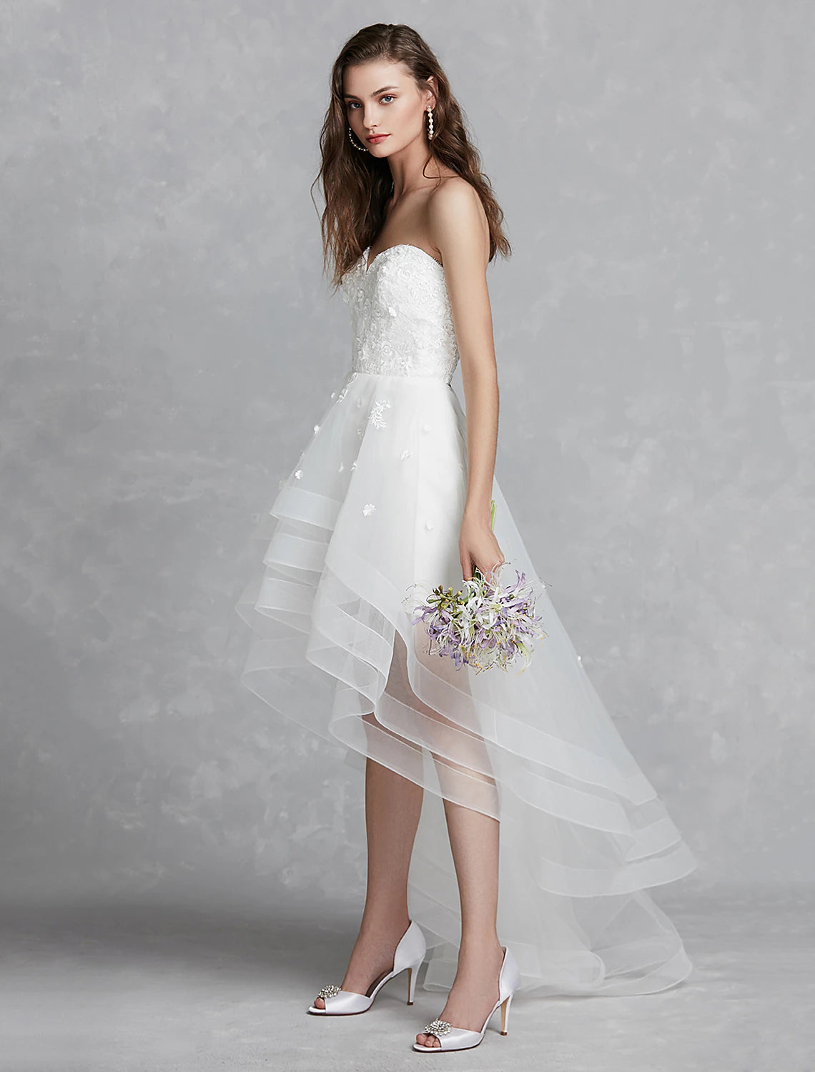Vestidos de novia blancos cortos de recepción, vestidos de novia de corte A, escote corazón, sin tirantes, de encaje asimétrico con apliques
