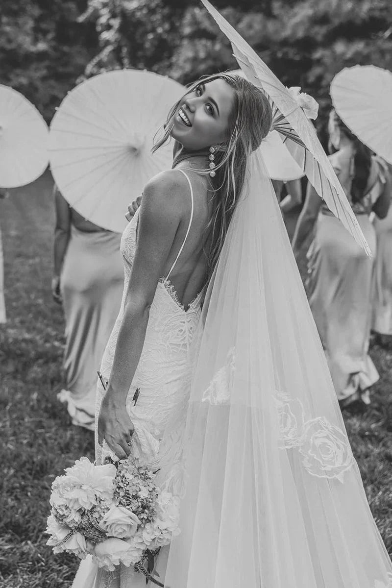 Vestidos de novia bohemios de encaje con escote en V y sirena