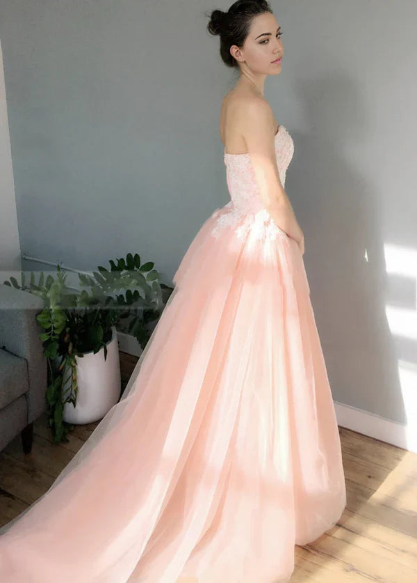 A-Line Sweetheart Tulle Skirt Appliques Wedding Dresses