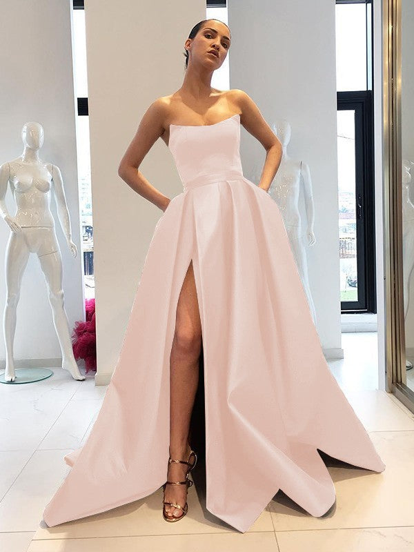 Vestido de fiesta sin mangas, sin tirantes, con cola larga y volantes de satén