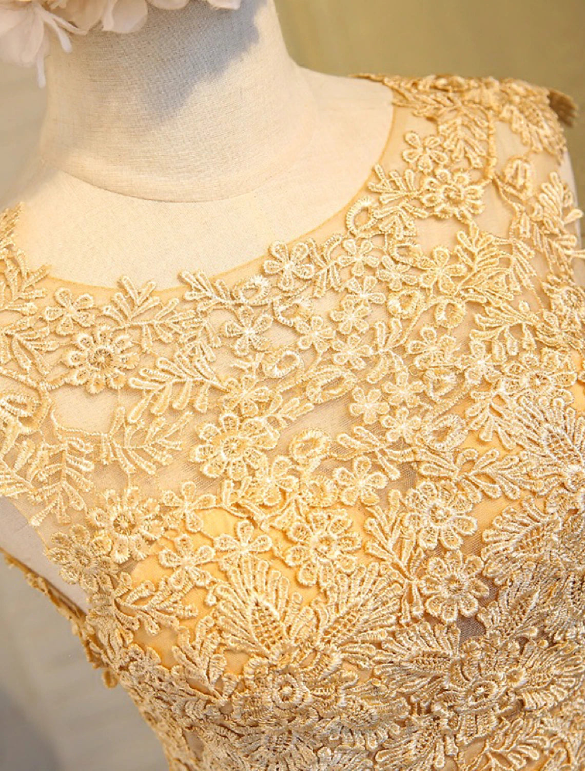 Vestidos de fiesta de encaje con corte A y espalda abierta, hasta la rodilla, sin mangas, con cuello joya, de satén y mariposa