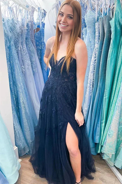 A-Linie, trägerlos, langes Ballkleid mit Blumenapplikationen