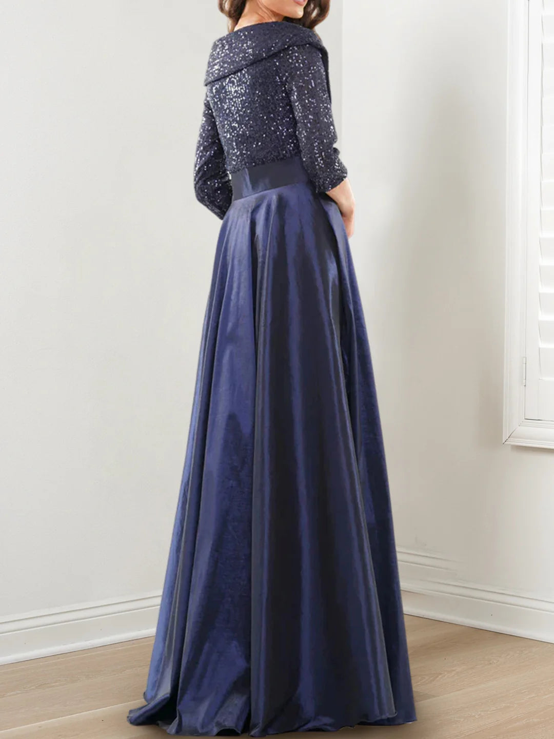 Vestidos de madre de la novia con corte A, escote en V y largo hasta el suelo